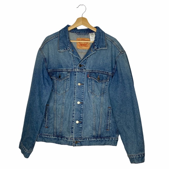 Levi's Other - Levi’s Standard Trucker Denim Jacket Sz L